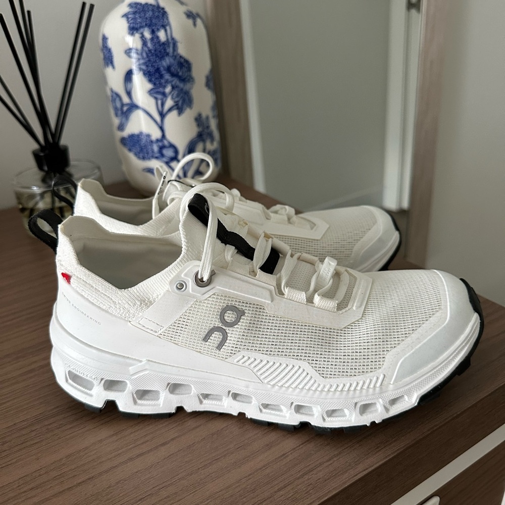 ON CLOUD women’s sneakers